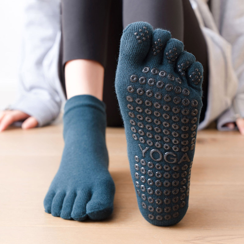 Pilates Yoga Grip Socks - ถุงเท้าซิลิโคนกันลื่นสำหรับผู้หญิงถุงเท้าโยคะกันลื่นห้านิ้วกันลื่นระบายอากาศได้สำหรับเต้นบัลเล่ต์ออกกำลังกายฟิตเนสผู้หญิงถุงเท้าผ้าฝ้าย