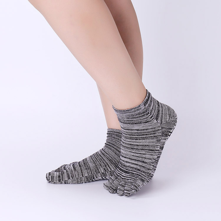 ถุงเท้าโยคะกันลื่นพร้อมที่ยึดเ - Pilates Yoga Grip Socks บทวิจารณ์และราคา